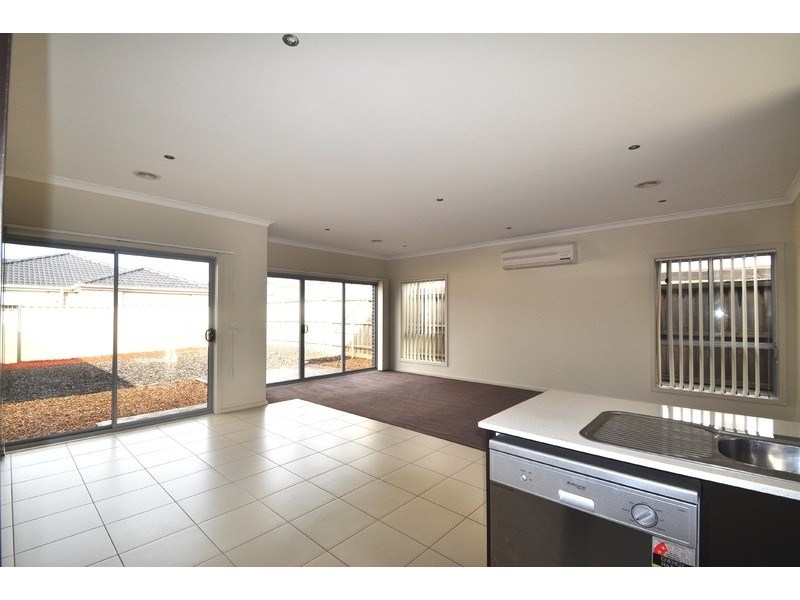 11 Toledo Crescent, Point Cook VIC 3030