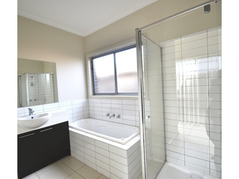11 Toledo Crescent, Point Cook VIC 3030