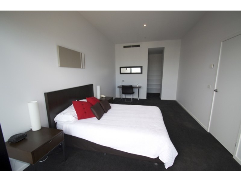 N1801/8 Waterview Walk, Docklands VIC 3008