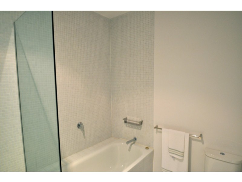 N1801/8 Waterview Walk, Docklands VIC 3008