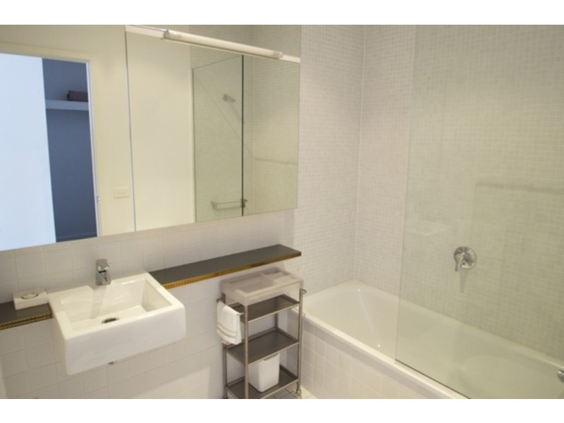 N1801/8 Waterview Walk, Docklands VIC 3008