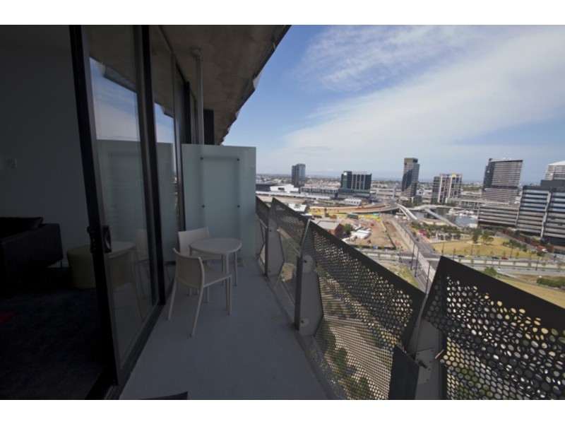 N1801/8 Waterview Walk, Docklands VIC 3008