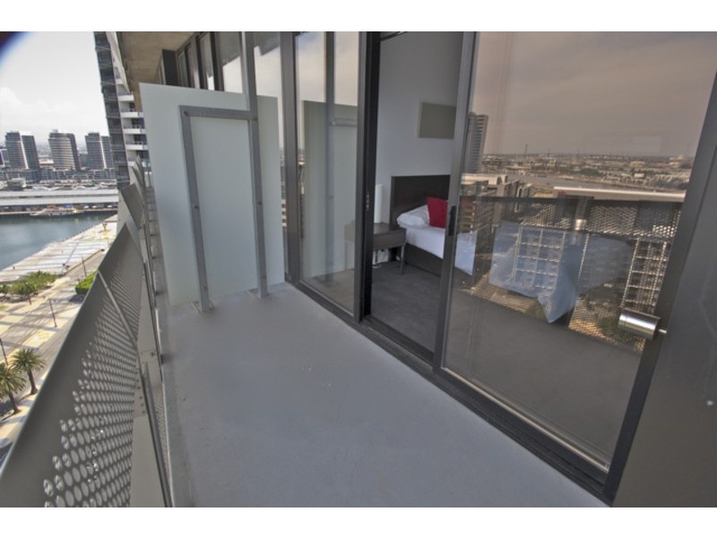 N1801/8 Waterview Walk, Docklands VIC 3008