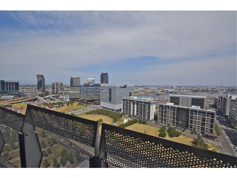 N1801/8 Waterview Walk, Docklands VIC 3008