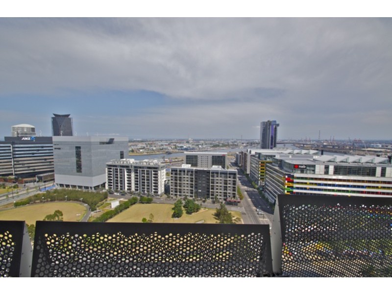 N1801/8 Waterview Walk, Docklands VIC 3008