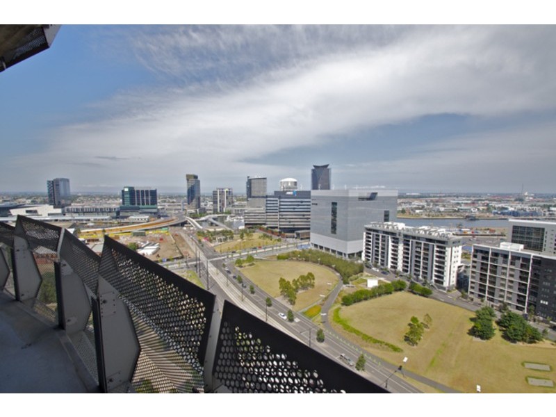 N1801/8 Waterview Walk, Docklands VIC 3008
