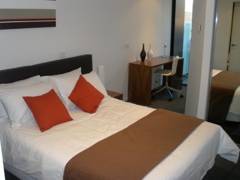 18 Waterview Walk, Docklands VIC 3008