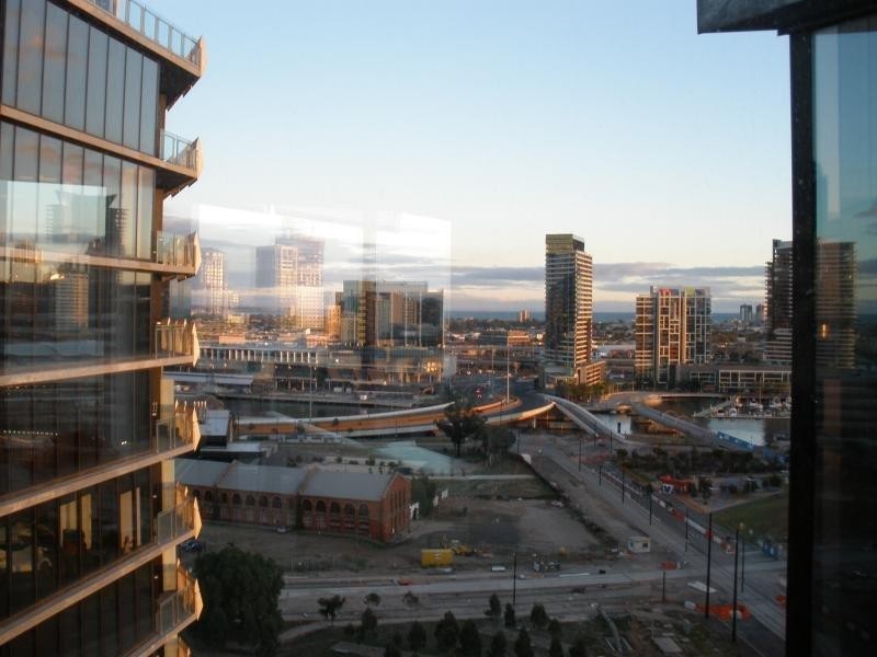 18 Waterview Walk, Docklands VIC 3008