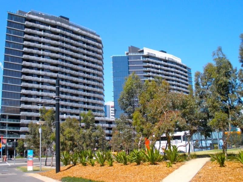 707/18 Waterview Walk, Docklands VIC 3008