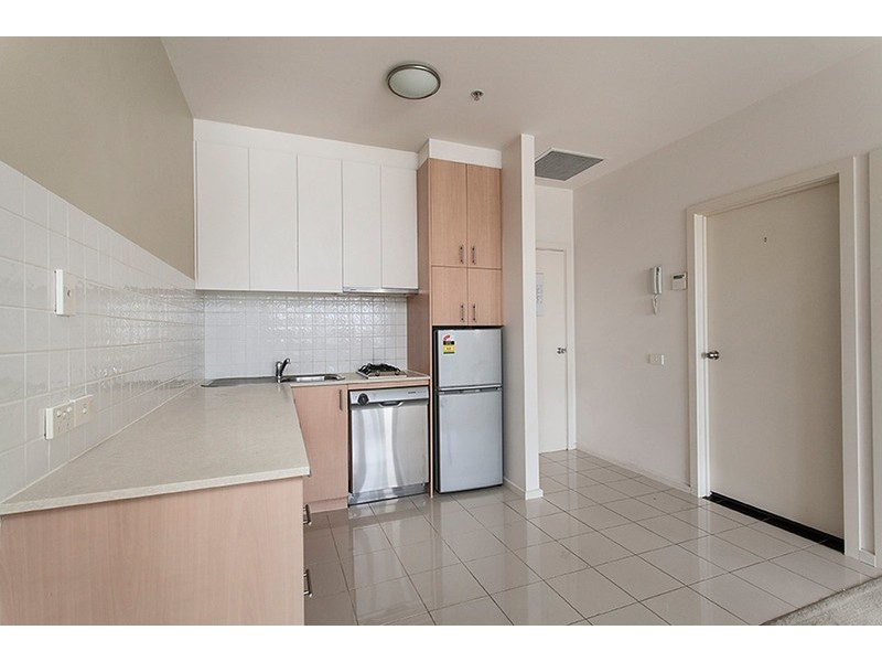 2013/250 Elizabeth Street, Melbourne VIC 3000