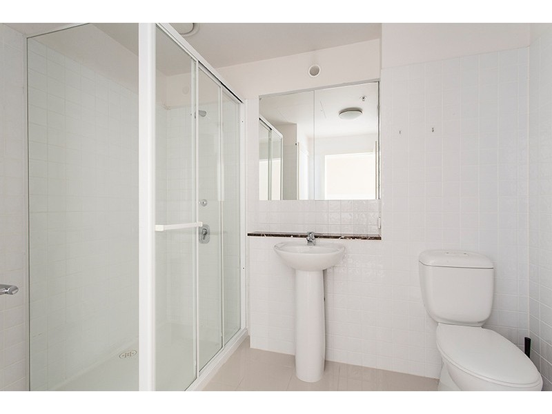 2013/250 Elizabeth Street, Melbourne VIC 3000