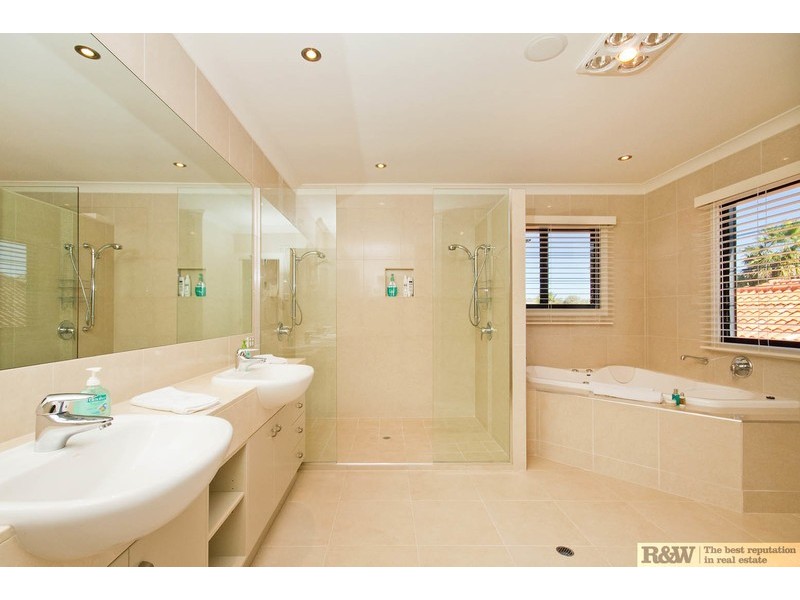 27  Masthead Quay, Noosa Heads QLD 4567