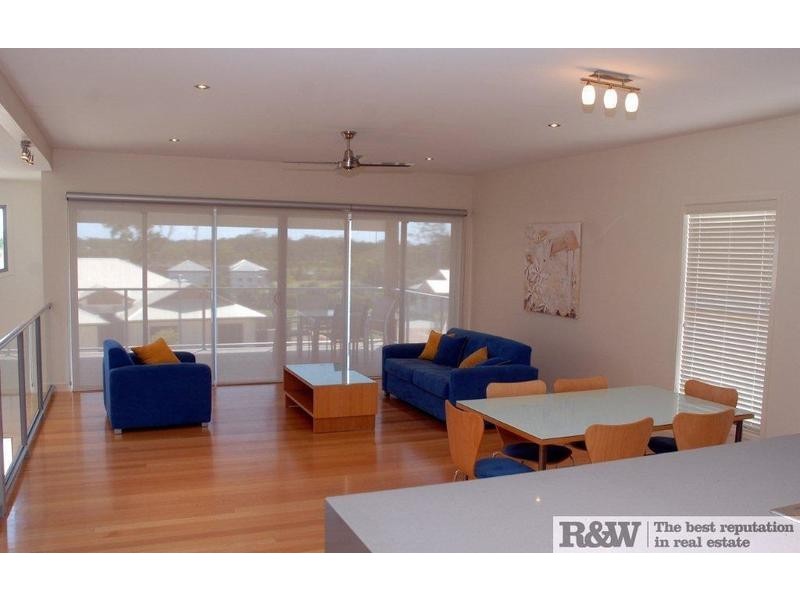 8 Pennant Court, Peregian Springs QLD 4573