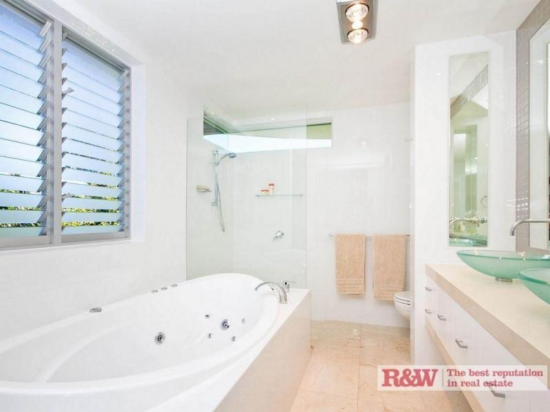 1/20 Asoon Noosa, James Street, Noosaville QLD 4566