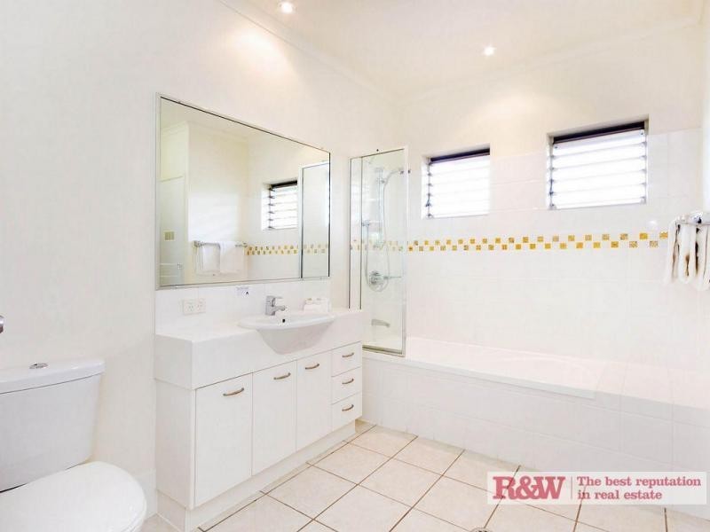 11/7 Montpellier, James Street, Noosaville QLD 4566