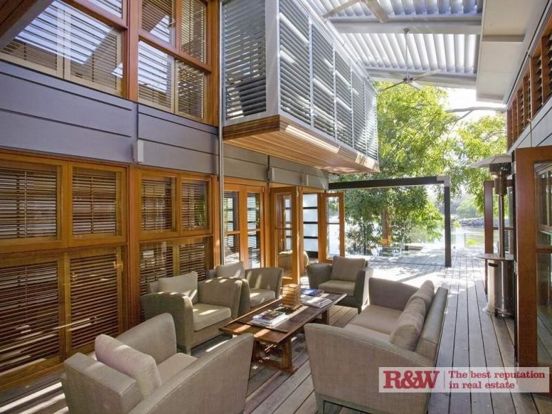 16 Noosa Parade, Noosa Heads QLD 4567