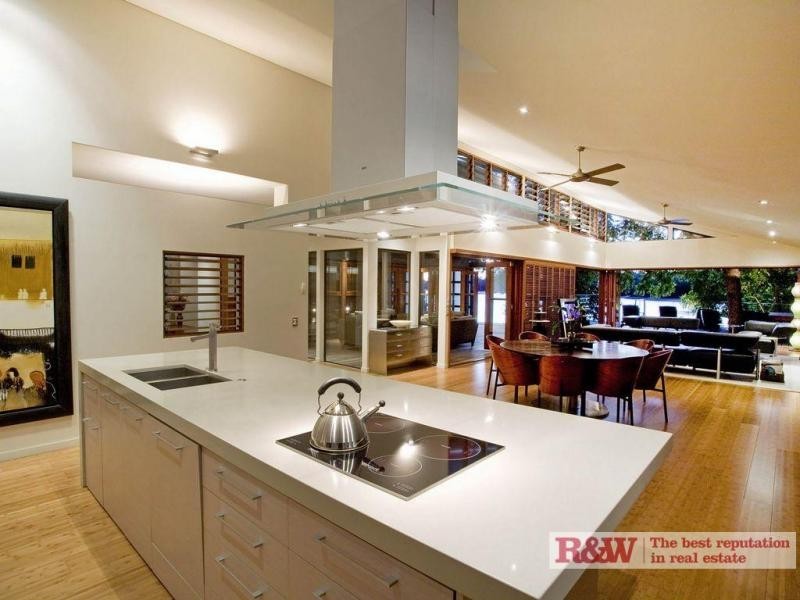 16 Noosa Parade, Noosa Heads QLD 4567