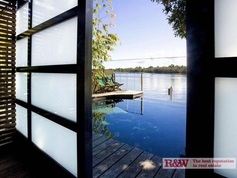 16 Noosa Parade, Noosa Heads QLD 4567