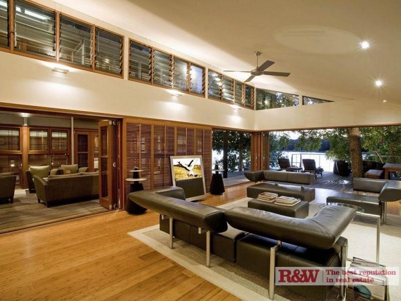 16 Noosa Parade, Noosa Heads QLD 4567