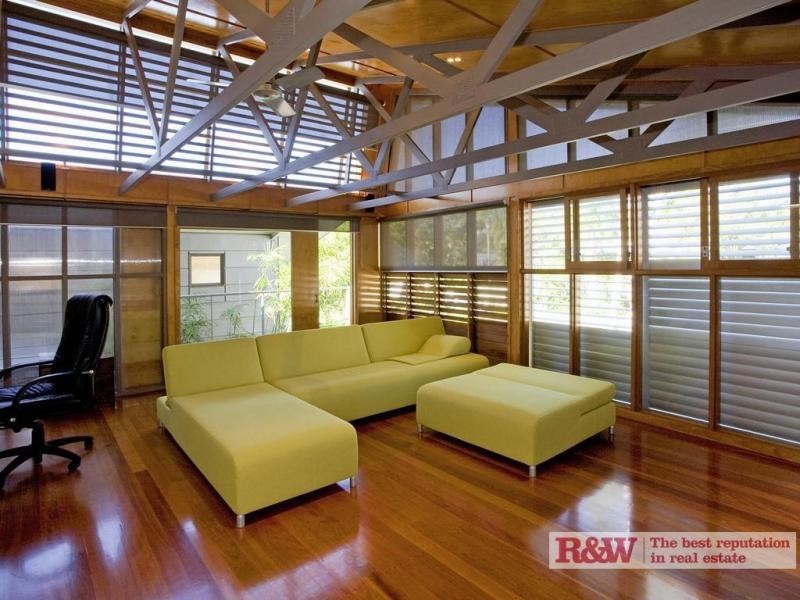 16 Noosa Parade, Noosa Heads QLD 4567