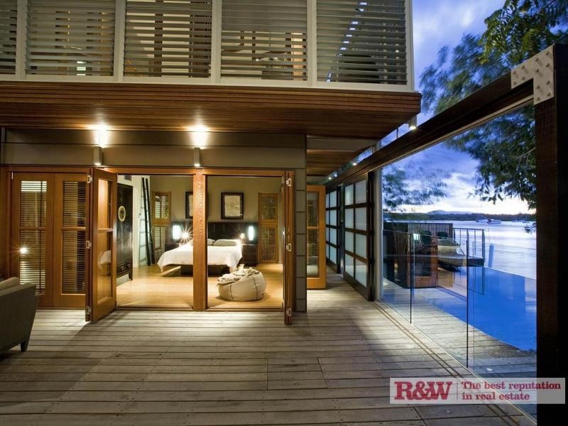 16 Noosa Parade, Noosa Heads QLD 4567