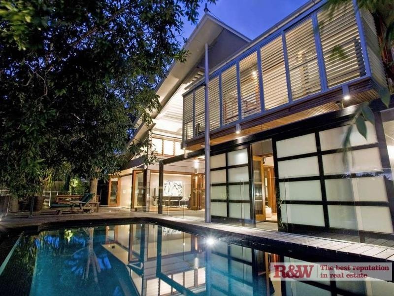 16 Noosa Parade, Noosa Heads QLD 4567