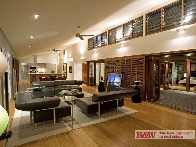 16 Noosa Parade, Noosa Heads QLD 4567
