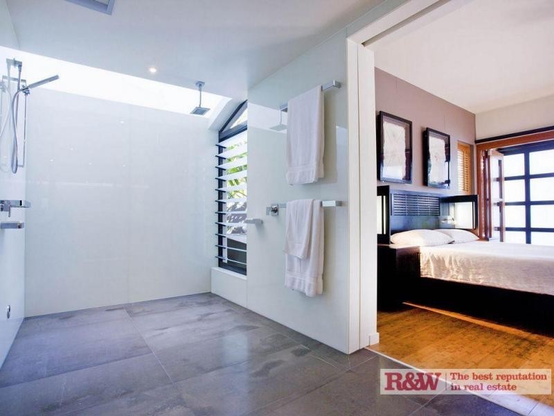 16 Noosa Parade, Noosa Heads QLD 4567