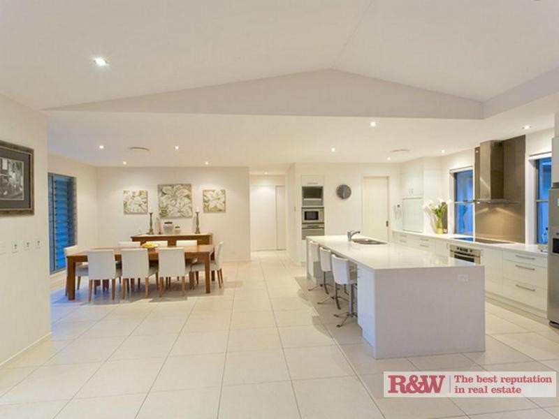 25 Aspera Place, Noosaville QLD 4566