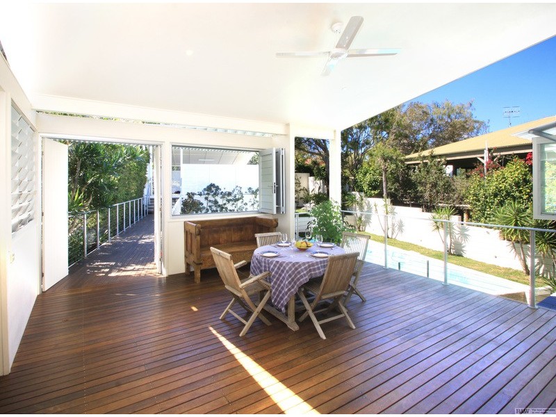 20  Adams Street, Sunshine Beach QLD 4567