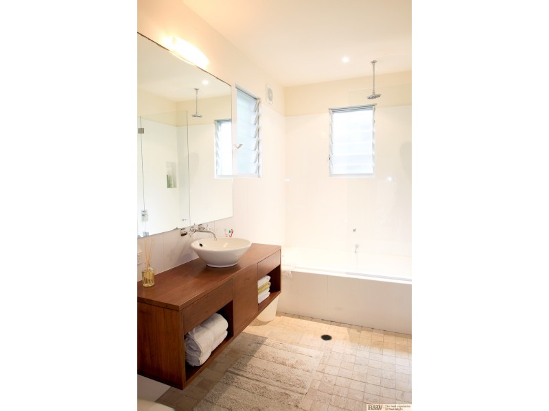 20  Adams Street, Sunshine Beach QLD 4567