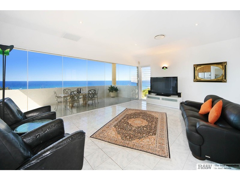 40 Wavecrest Drive, Castaways Beach QLD 4567