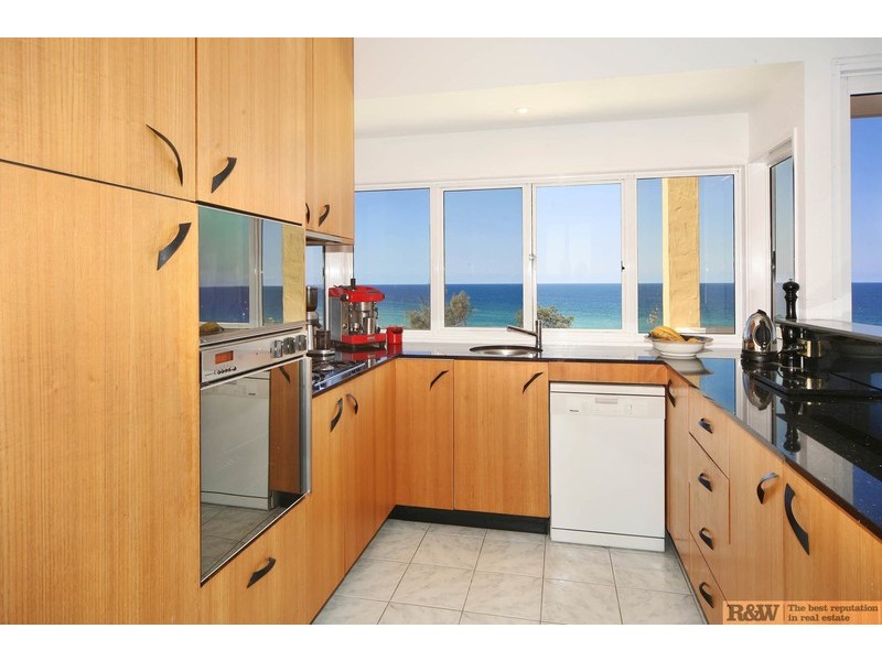 40 Wavecrest Drive, Castaways Beach QLD 4567