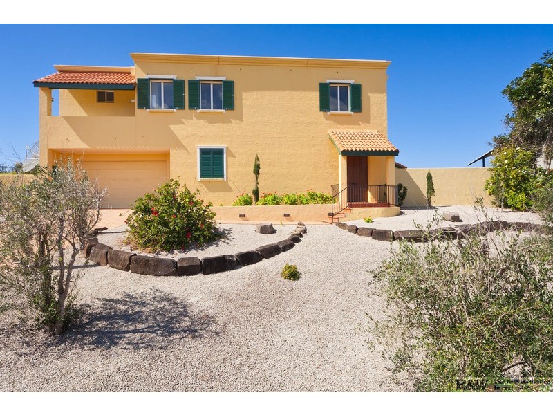 40 Wavecrest Drive, Castaways Beach QLD 4567