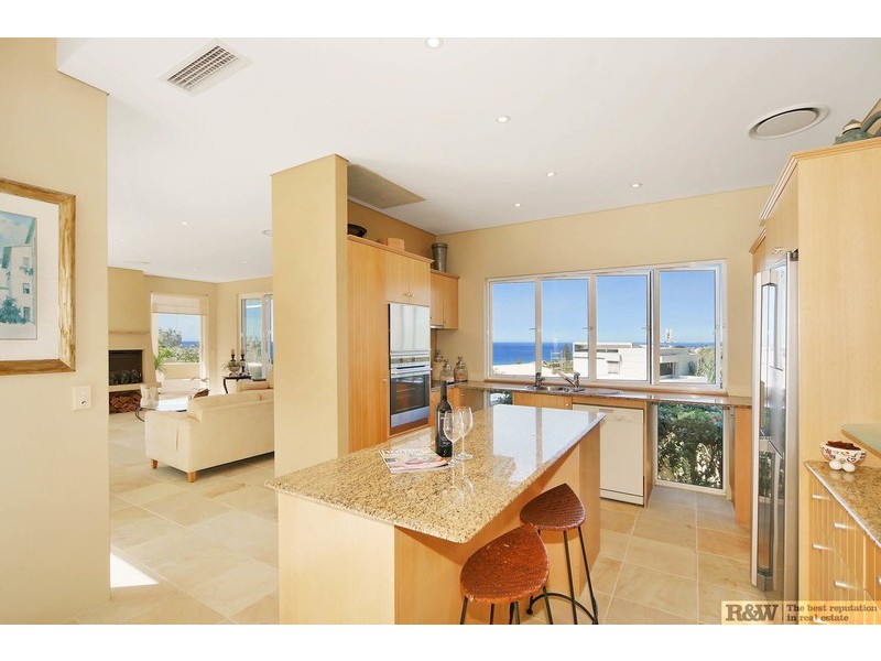 6 Kiamba Court, Sunshine Beach QLD 4567