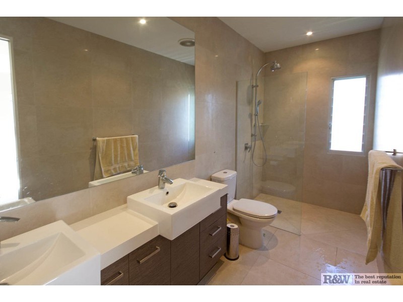 2/5 Bluefin Court, Noosa Waters QLD 4566