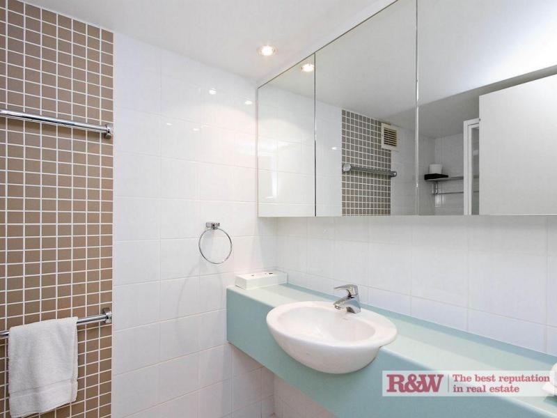 104-105/6 Hotel Laguna, Hastings Street, Noosa Heads QLD 4567