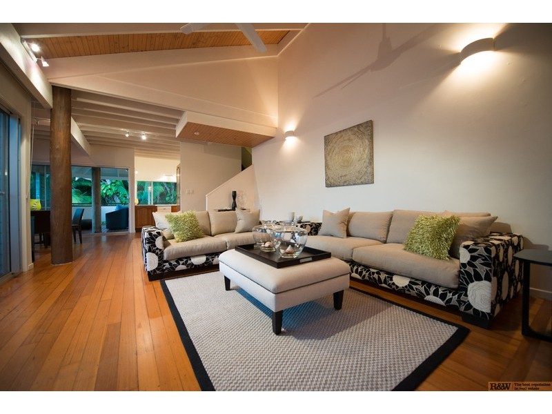 24 Seaview Terrace, Sunshine Beach QLD 4567
