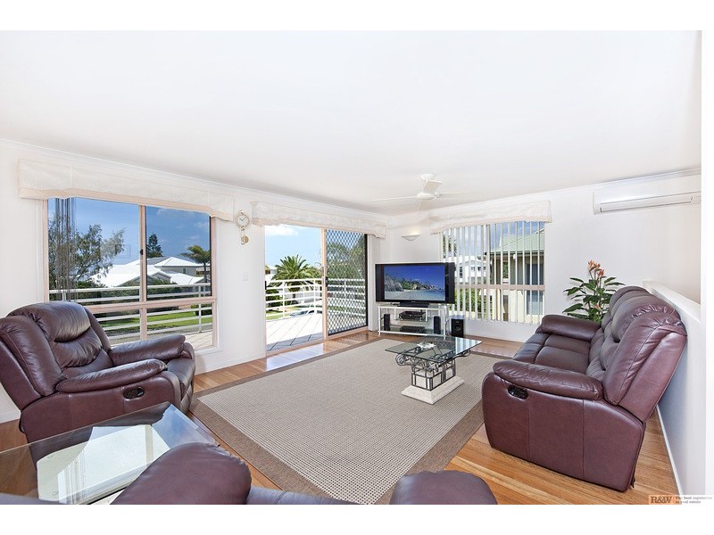 5 Tropicana Rise, Castaways Beach QLD 4567