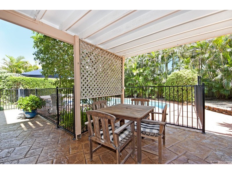 5 Tropicana Rise, Castaways Beach QLD 4567