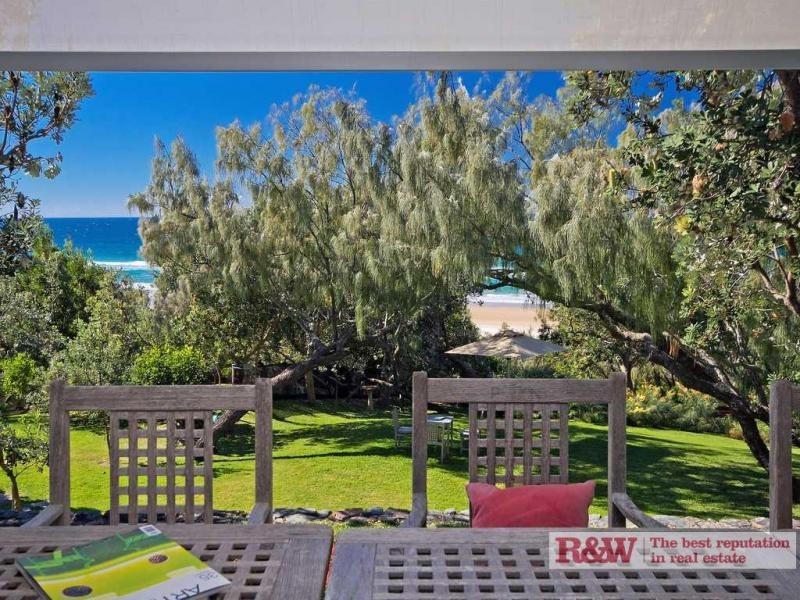 27 ‘The Beach Houses’ Ross Crescent, Sunshine Beach QLD 4567