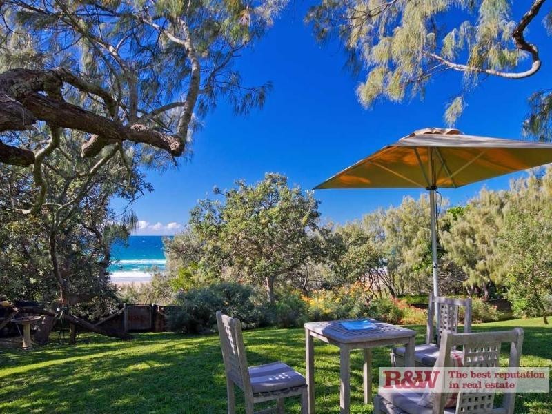 27 ‘The Beach Houses’ Ross Crescent, Sunshine Beach QLD 4567