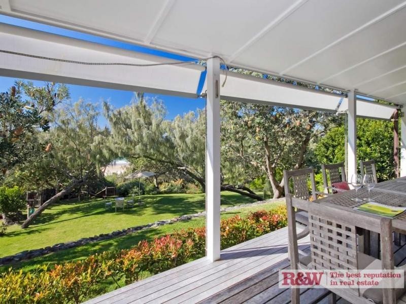 27 ‘The Beach Houses’ Ross Crescent, Sunshine Beach QLD 4567