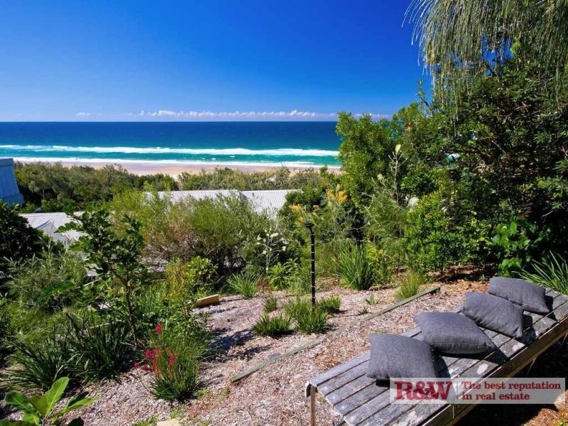 27 ‘The Beach Houses’ Ross Crescent, Sunshine Beach QLD 4567