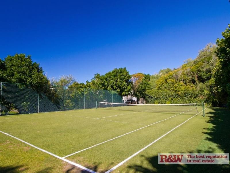 27 ‘The Beach Houses’ Ross Crescent, Sunshine Beach QLD 4567