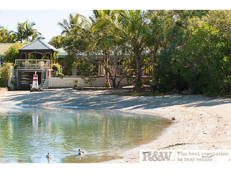 9 Dolphin Crescent, Noosa Heads QLD 4567
