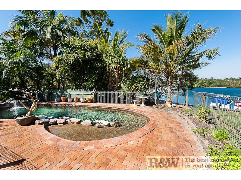 9 Dolphin Crescent, Noosa Heads QLD 4567