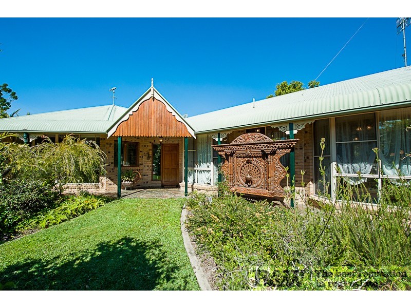 9 Dolphin Crescent, Noosa Heads QLD 4567