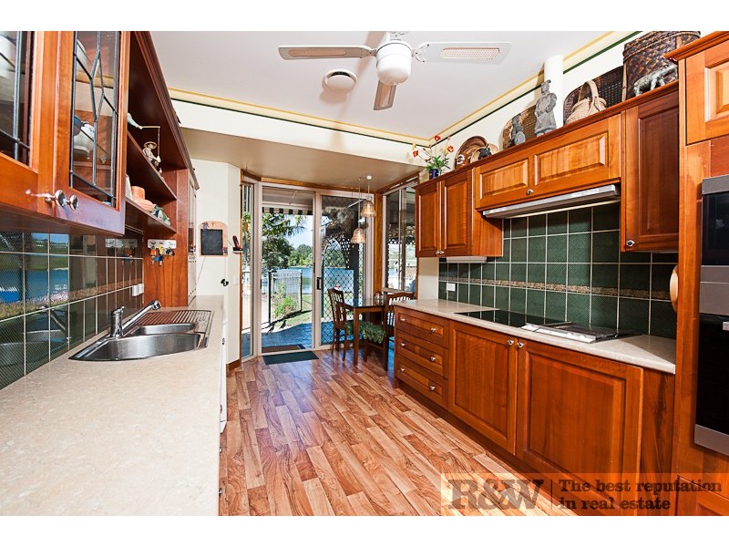 9 Dolphin Crescent, Noosa Heads QLD 4567
