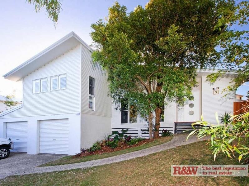 9 Flagship Court, Castaways Beach QLD 4567